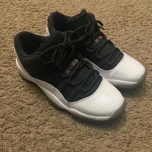 Jordan 11 retro low reverse concord